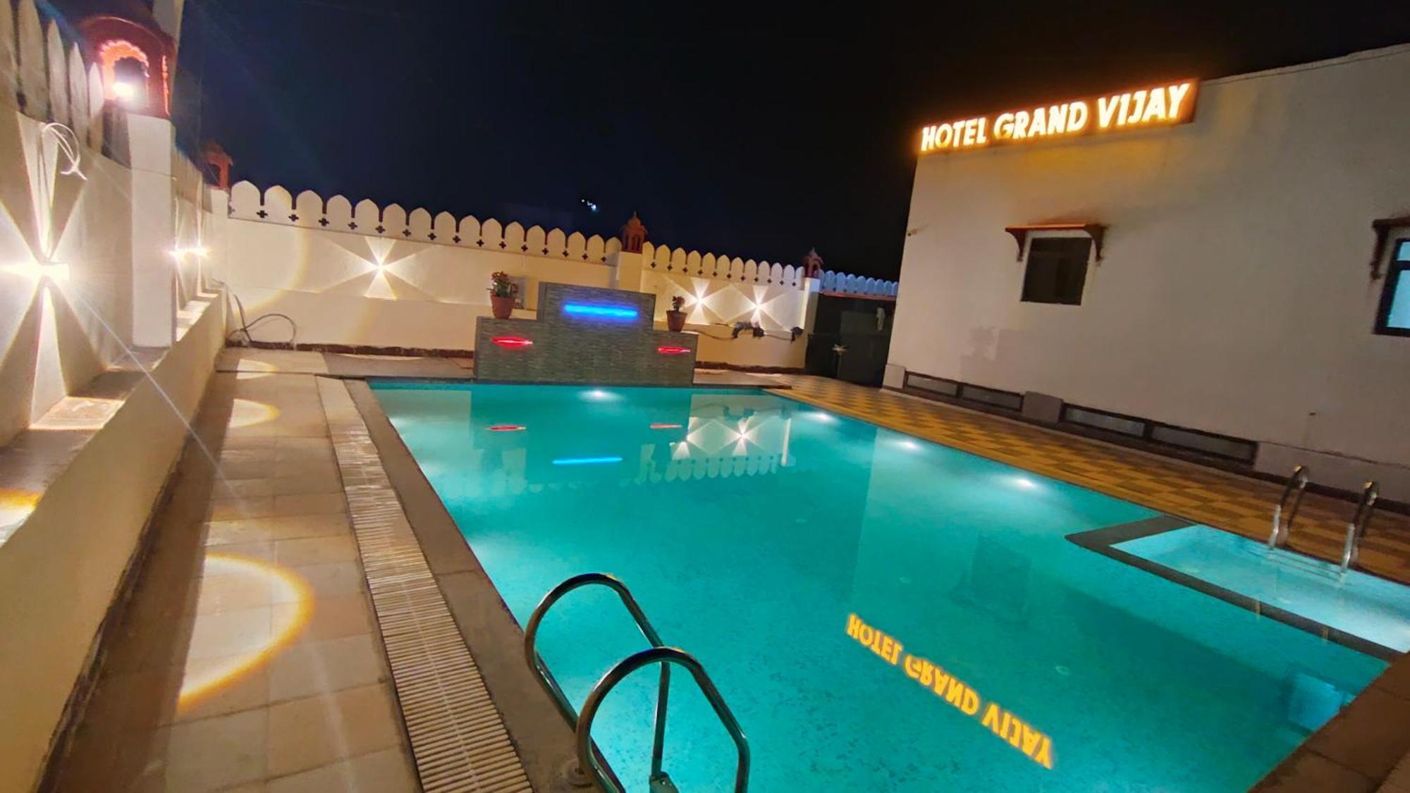 Hotel Grand Vijay بوشكار المظهر الخارجي الصورة