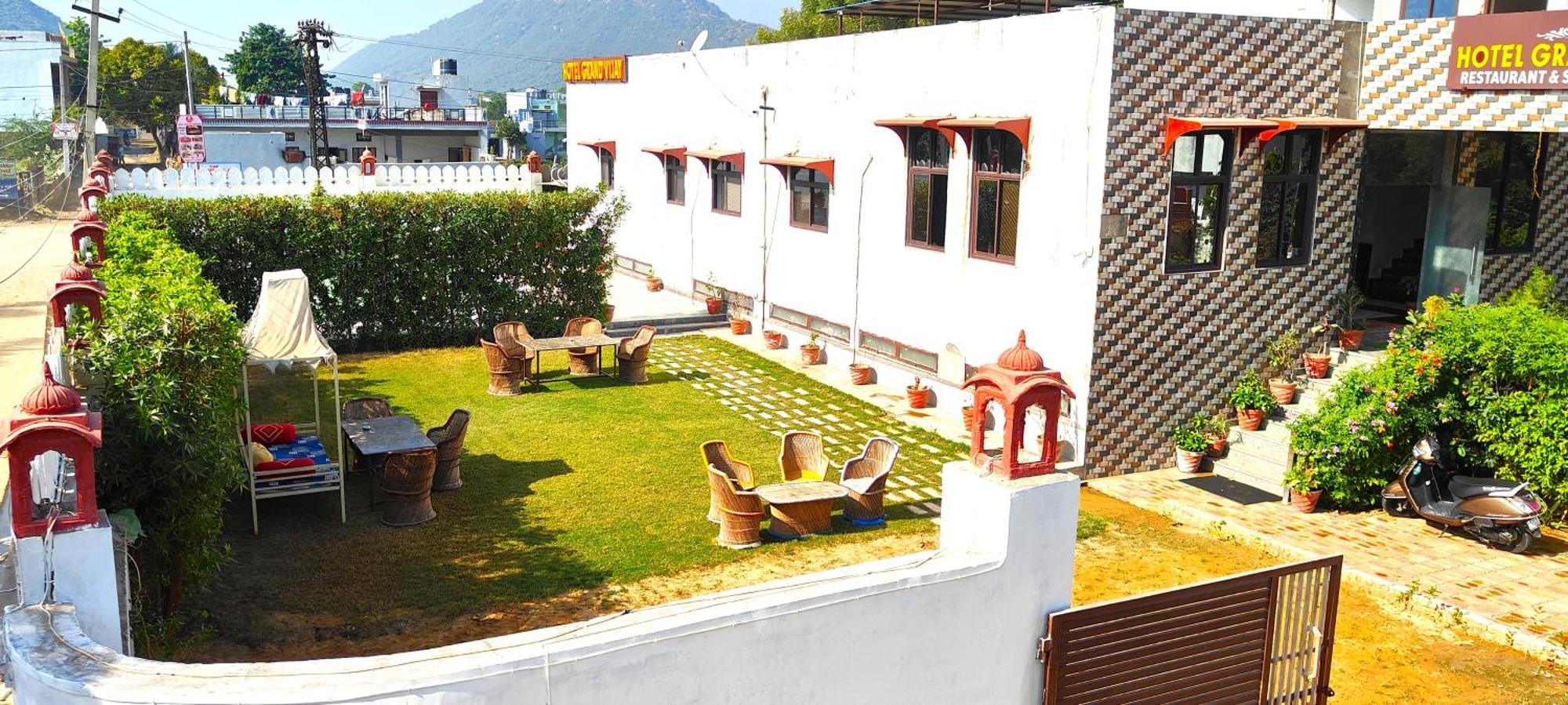 Hotel Grand Vijay بوشكار المظهر الخارجي الصورة